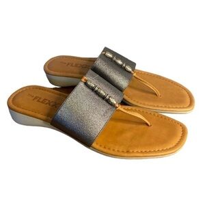 The FLEXX Women's Rain Maker Flip Flop Metallic Size 8.5